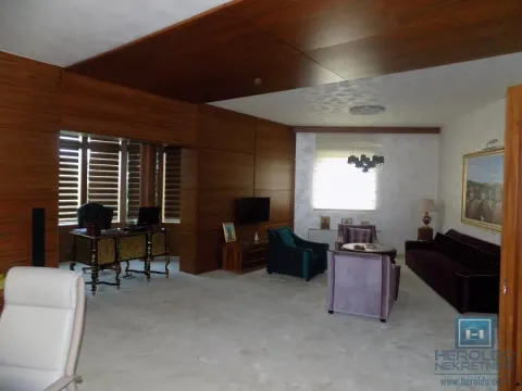 Izdavanje, poslovni prostor, 270m², 7. juli, Paraćin - image 52