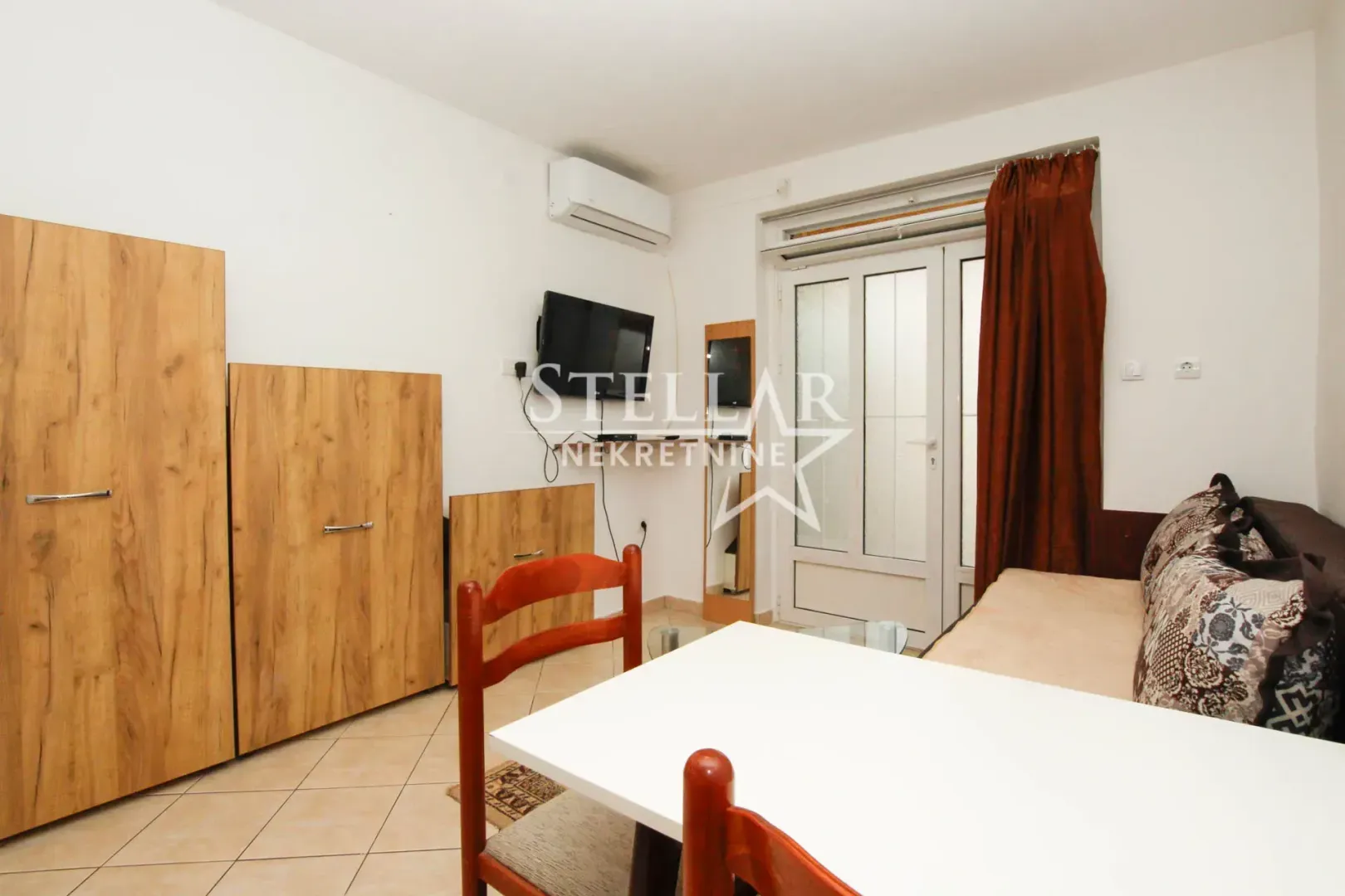 Rent, studio apartment, 25m², Stari Aerodrom, Podgorica