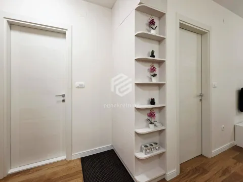 Izdavanje, jednosoban stan, 43m², Central Point, Podgorica - image 8