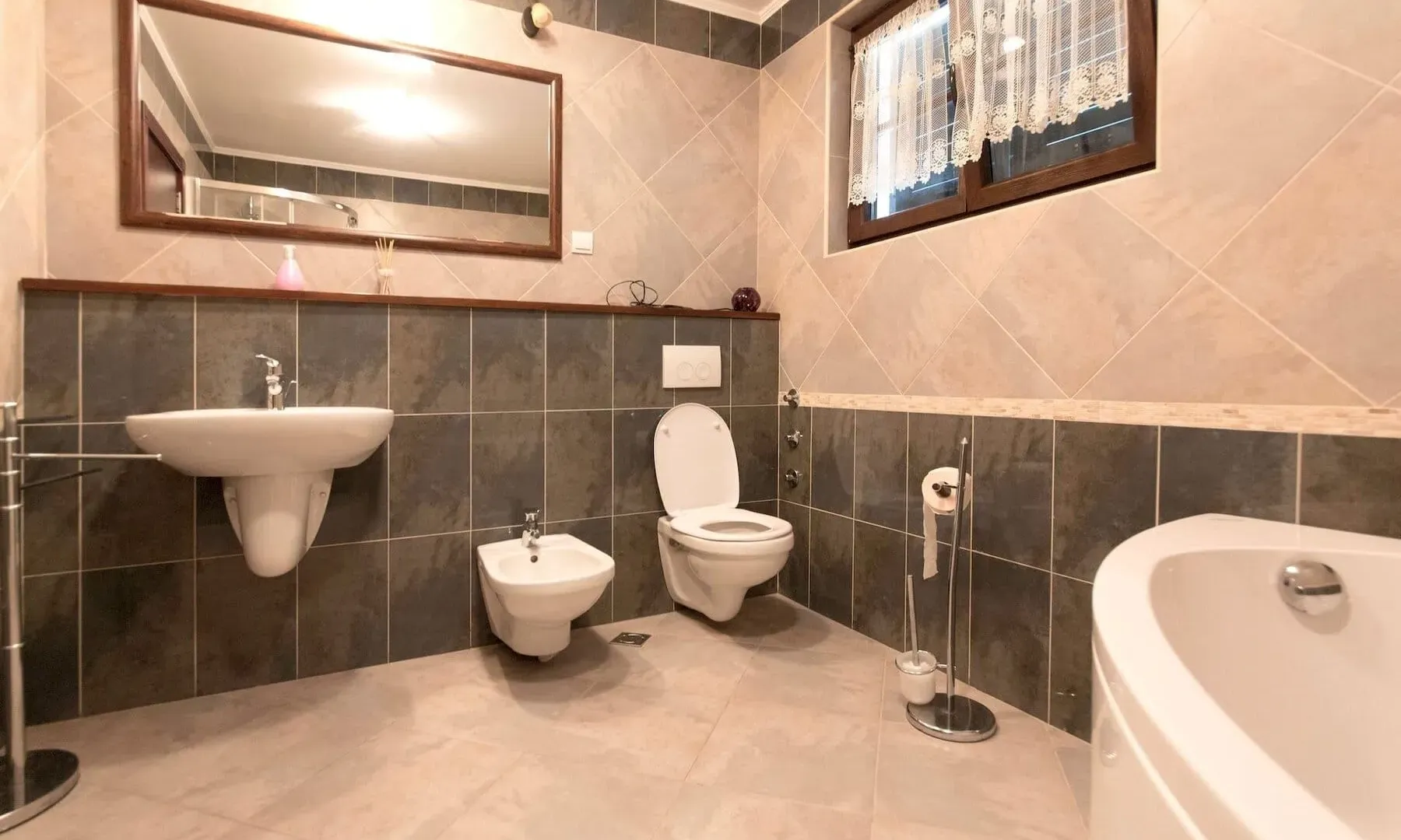 Sale, house, 235m², Kostanjica, Kotor