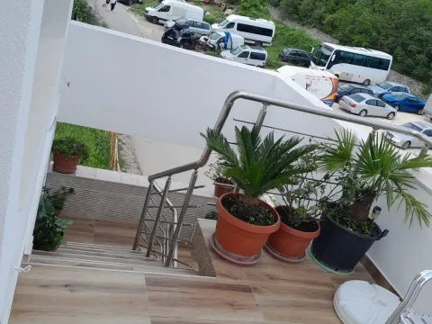 Rent, one bedroom apartment, 45m², Bijeli Do, Budva - image 10