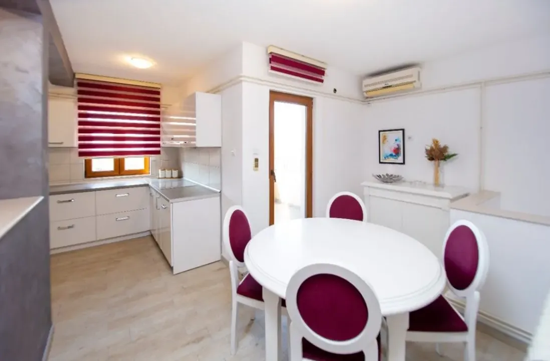Rent, two bedroom apartment, 90m², Petrovac, Budva