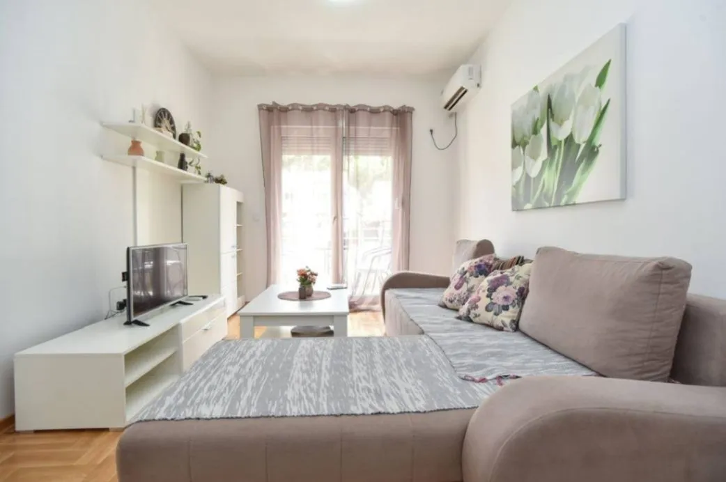 Rent, two bedroom apartment, 70m², Budva, Crna Gora