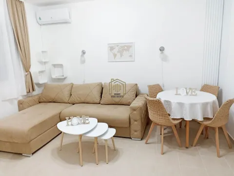Prodaja, stan, 24m², Gintaš, Podgorica