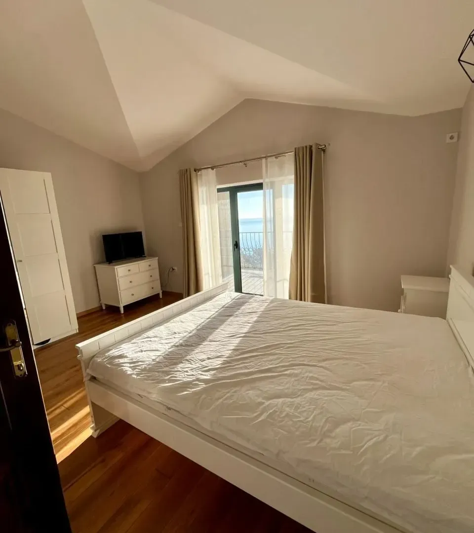 Rent, house, 200m², Reževići, Budva