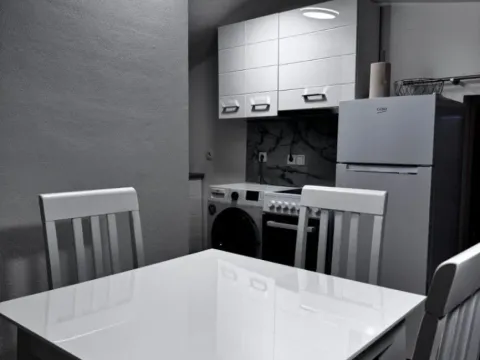 Izdavanje, jednosoban stan, 45m², Kavač, Kotor - image 9