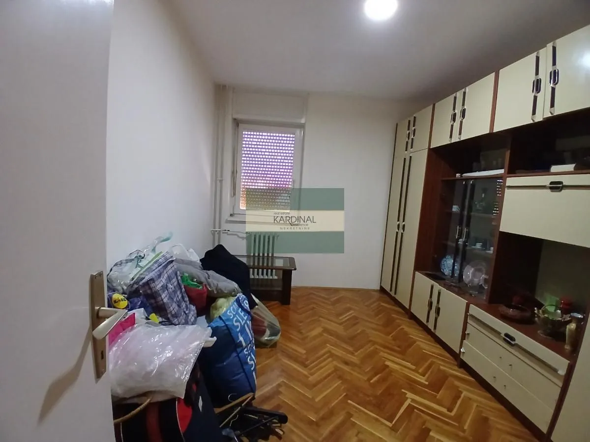 Prodaja, trosoban stan, 75m², Strelište, Jagodina