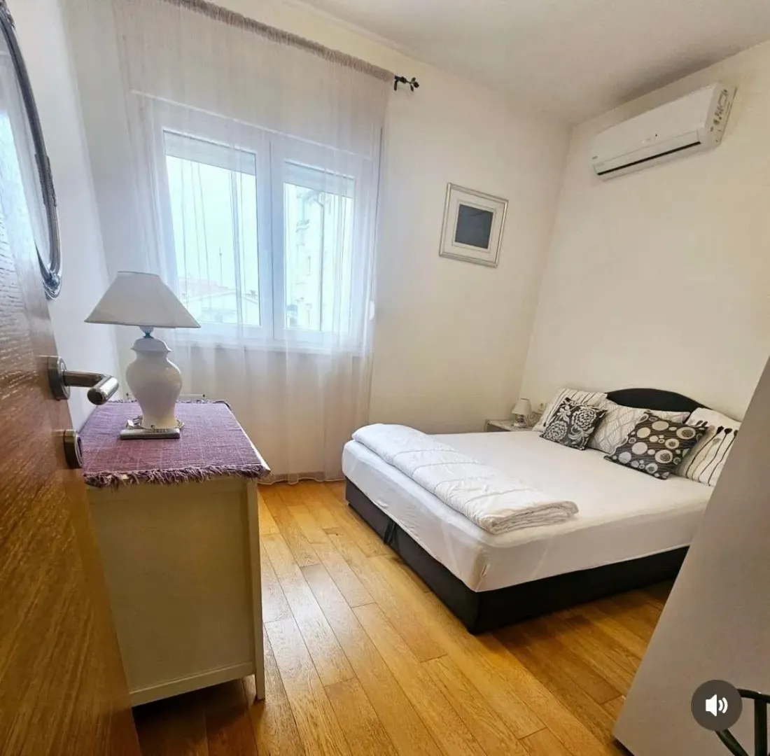 Izdavanje, jednosoban stan, 49m², Blok 9, Podgorica