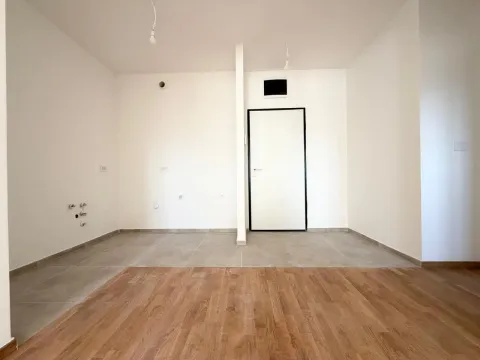 Sale, one bedroom apartment, 46m², Stari Aerodrom, Podgorica - image 5