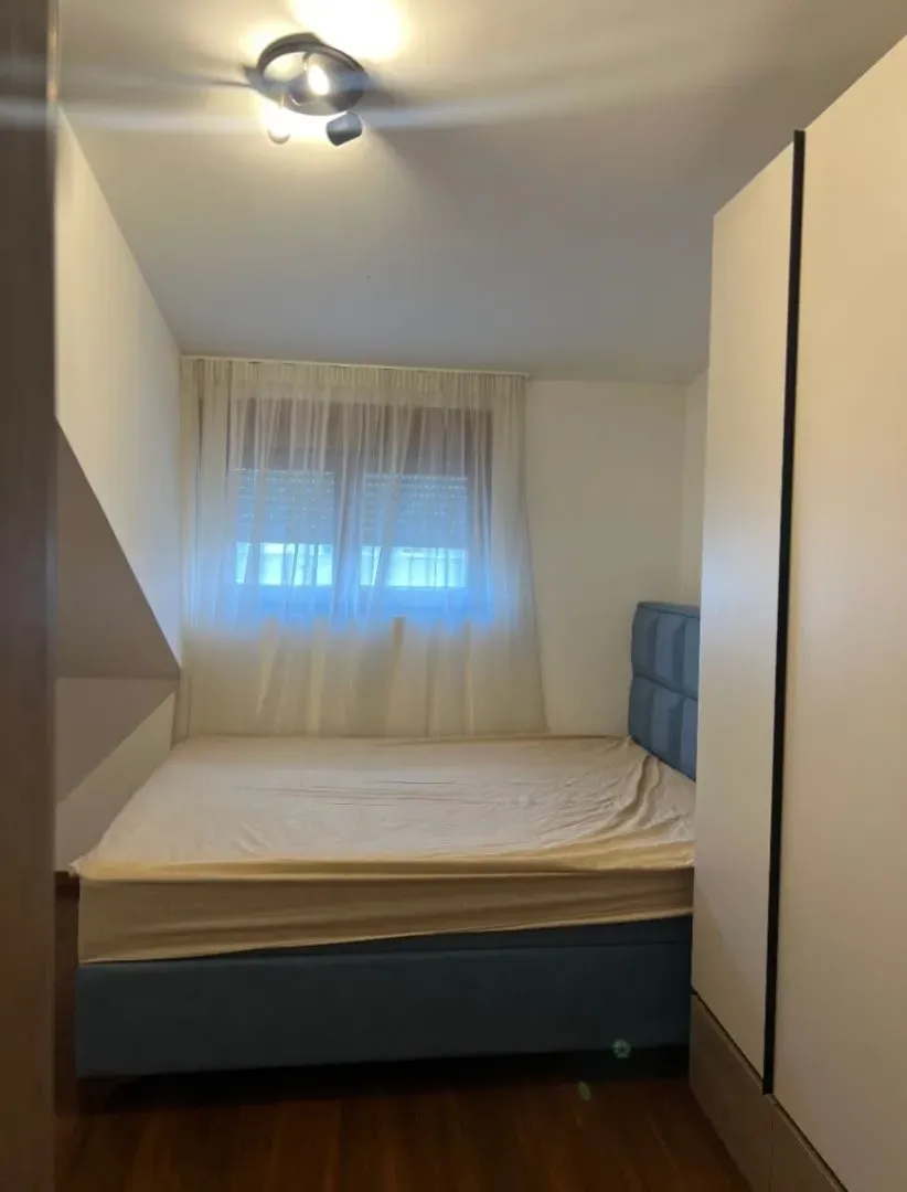 Izdavanje, četvorosoban stan, 110m², Master Kvart, Podgorica