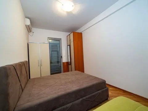 Izdavanje, jednosoban stan, 67m², Centar, Budva - image 10