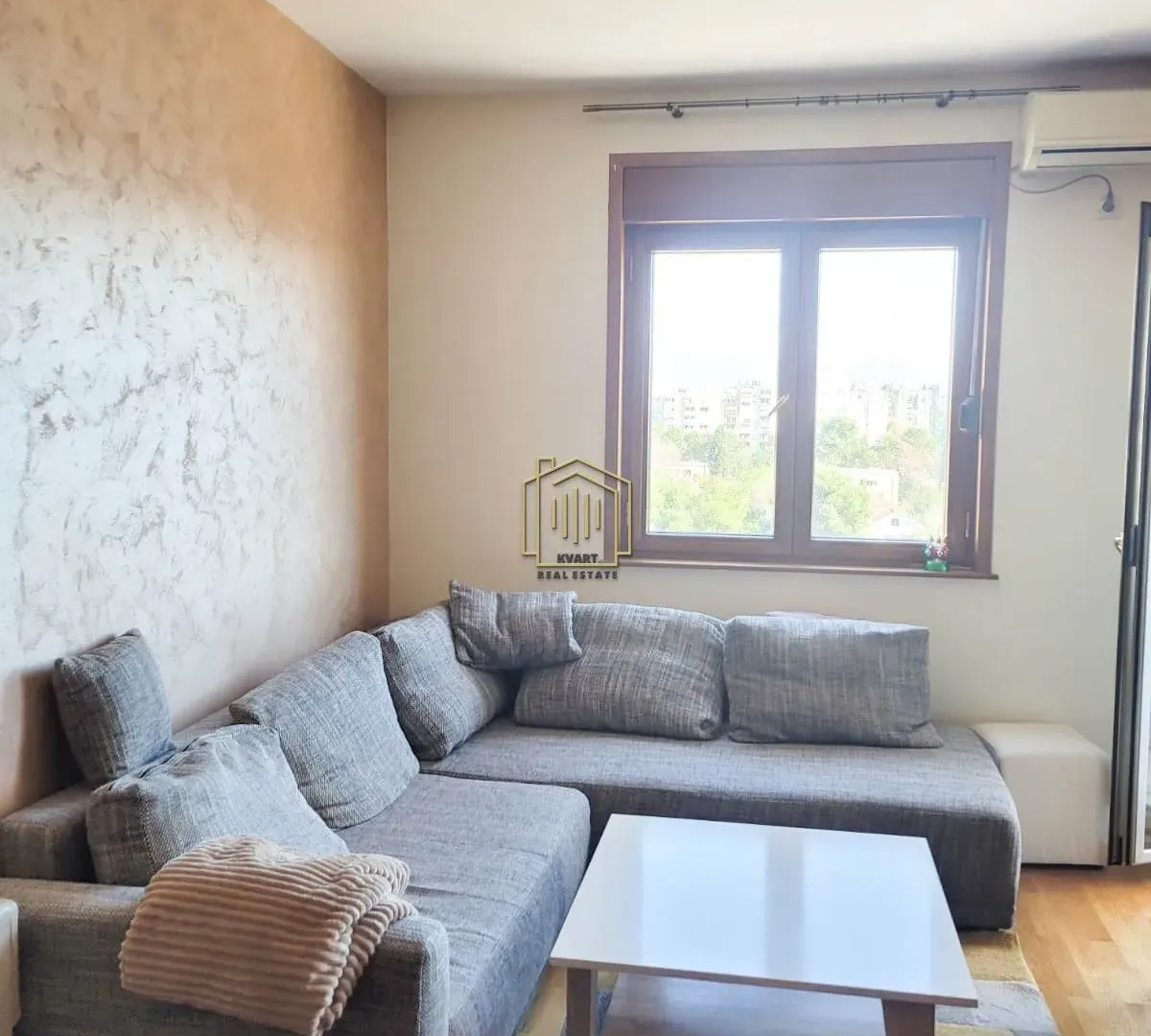 Izdavanje, jednosoban stan, 38m², Pobrežje, Podgorica