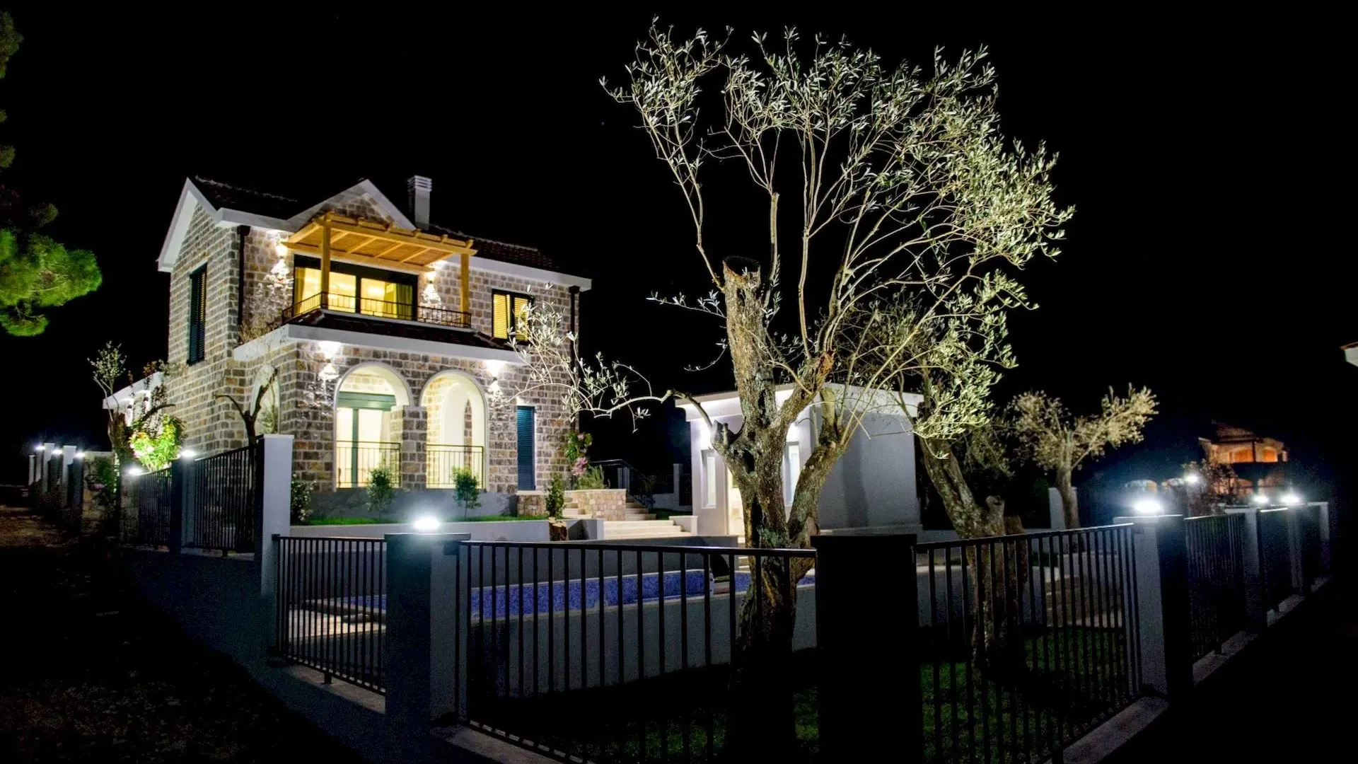 Sale, house, 320m², Kotor, Crna Gora