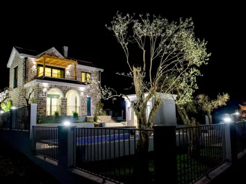 Sale, house, 320m², Kotor, Crna Gora - image 21