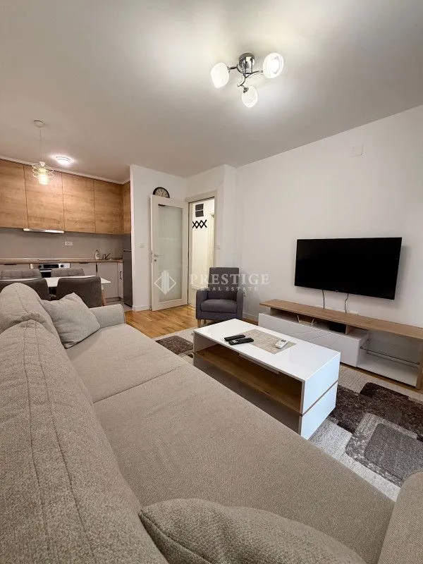 Izdavanje, jednosoban stan, 39m², Pobrežje, Podgorica