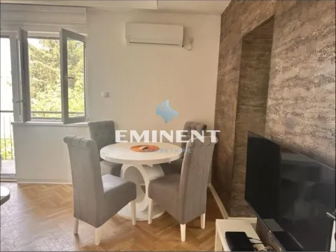 Izdavanje, trosoban stan, 64m², Uciteljsko Naselje, Zvezdara Sve Podlokacije - image 2