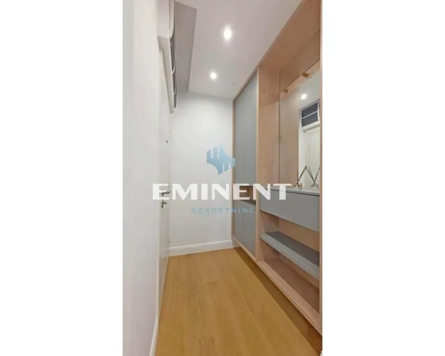 Izdavanje, dvosoban stan, 56m², Kalenić Pijaca, Vračar Sve Podlokacije
