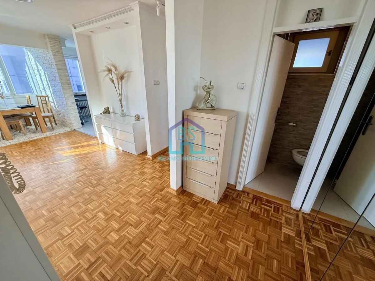 Prodaja, dvosoban stan, 60m², Bulevar Oslobodjenja, Novi Sad Sve Podlokacije