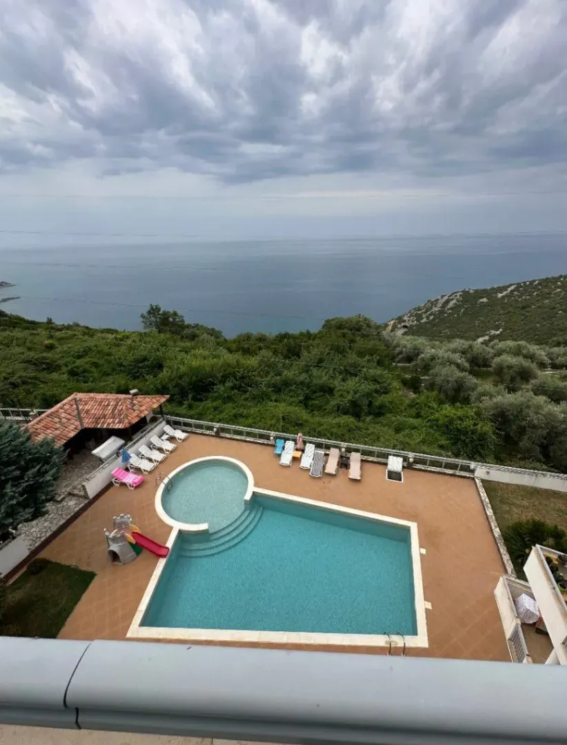 Sale, five bedroom apartment, 241m², Dobre Vode, Bar