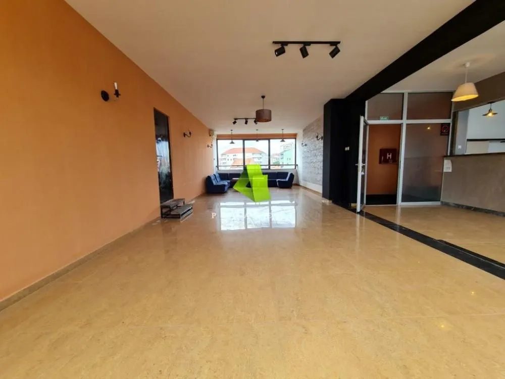 Rent, office space, 91m², Medijana, Niš