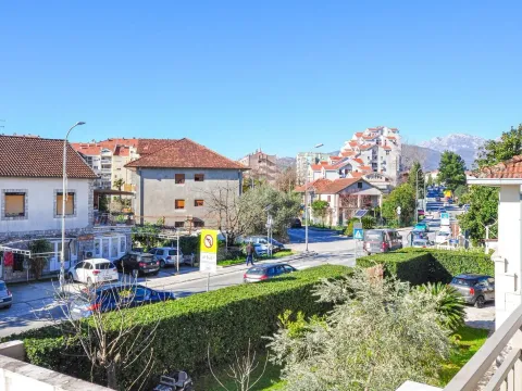 Sale, one bedroom apartment, 57m², Tivat, Crna Gora - image 15