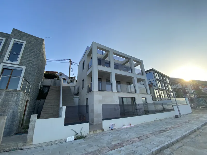 Prodaja, kuća, 225m², Krašići, Tivat