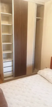 Spavaća soba sa ugradnim ormarom. - image 10