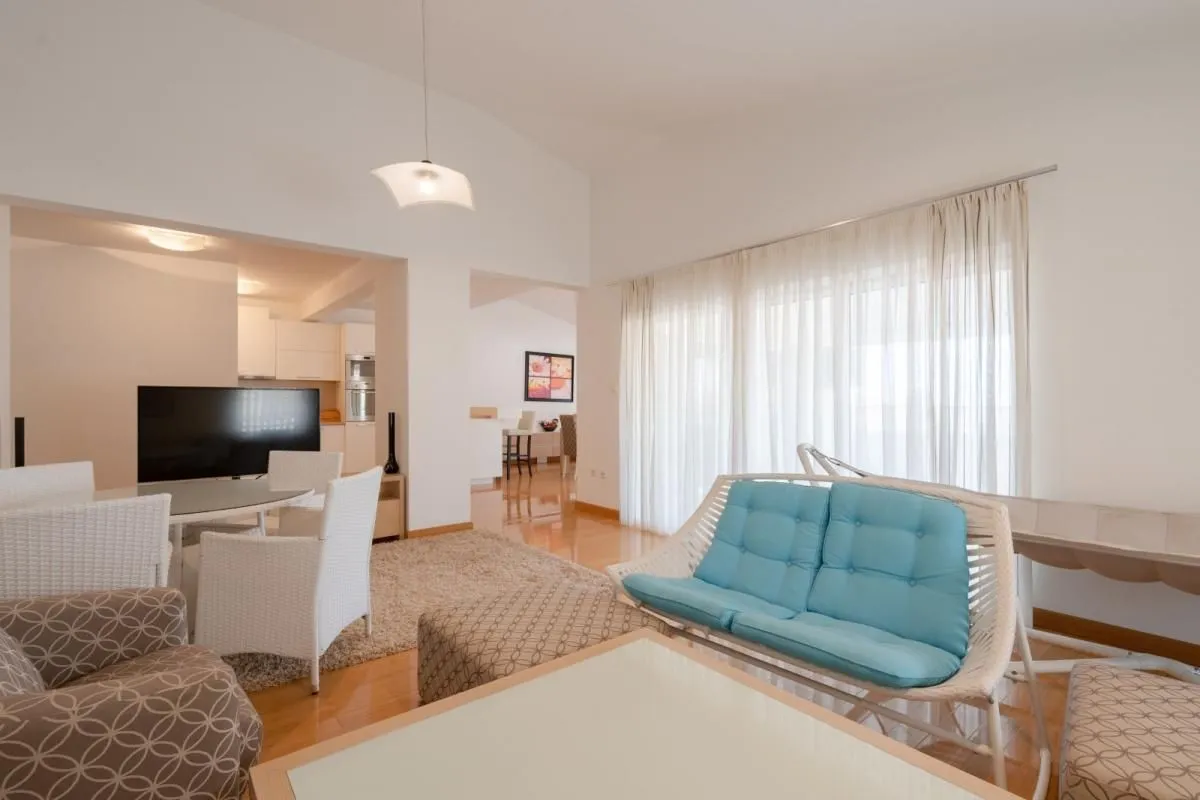 Sale, three bedroom apartment, 222m², Budva, Crna Gora