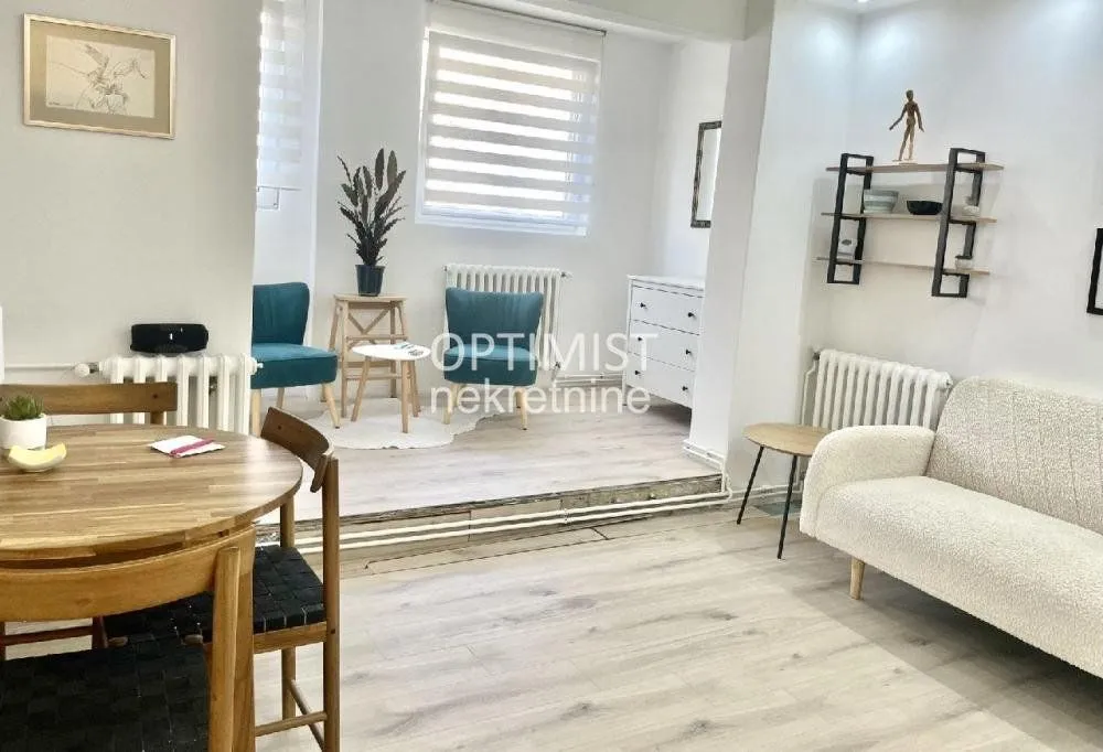 Rent, two bedroom apartment, 44m², Stari Grad, Beograd