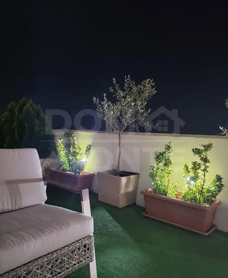 Prodaja, trosoban stan, 110m², Centar, Tivat