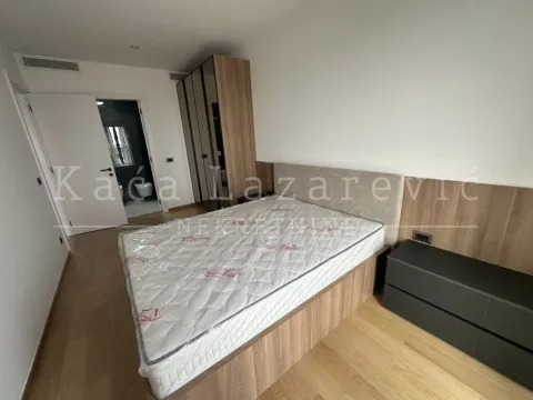 Izdavanje, trosoban stan, 92m², Stari Grad, Beograd - image 14