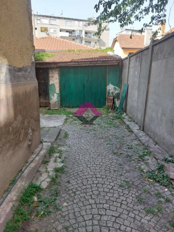 Izdavanje, poslovni prostor, 13m², Profesorska Kolonija, Palilula Sve Podlokacije