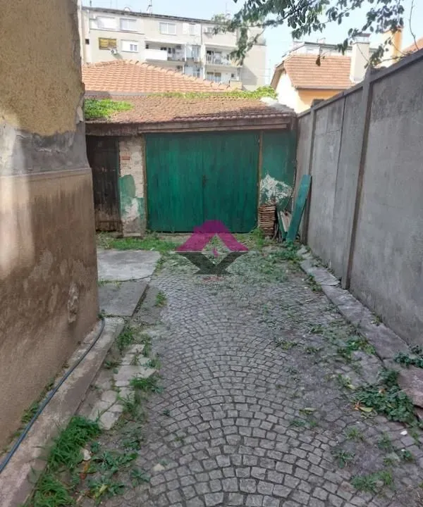 Izdavanje, poslovni prostor, 13m², Profesorska Kolonija, Palilula Sve Podlokacije