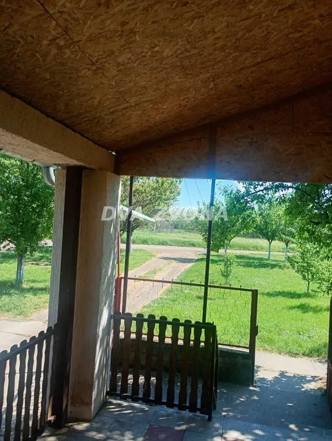Prodaja, kuća, 100m², Perlez, Zrenjanin