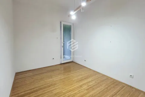 Rent, one bedroom apartment, 40m², Krivi Most, Podgorica - image 8