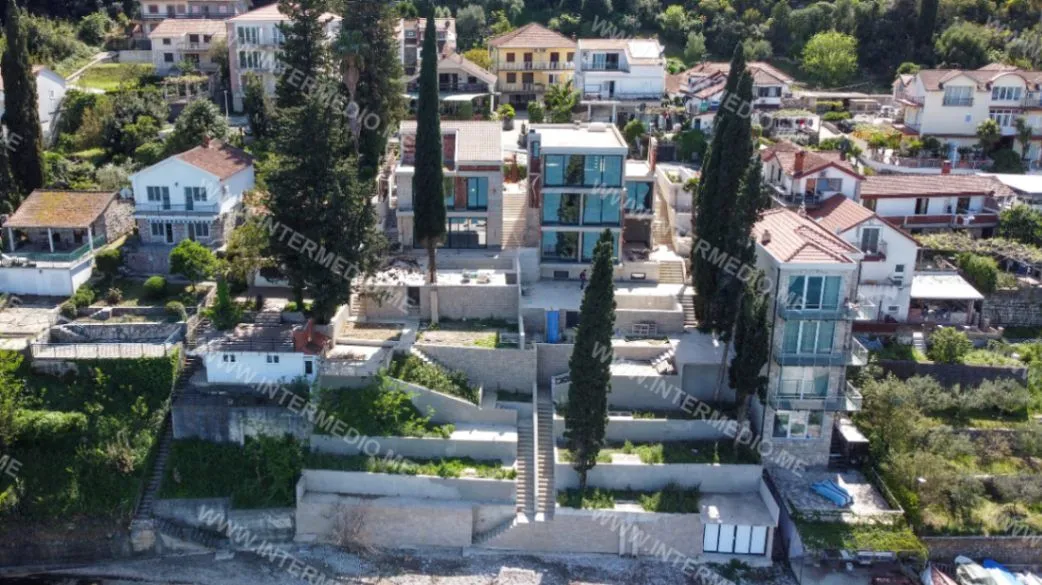 Prodaja, kuća, 430m², Njivice, Herceg Novi