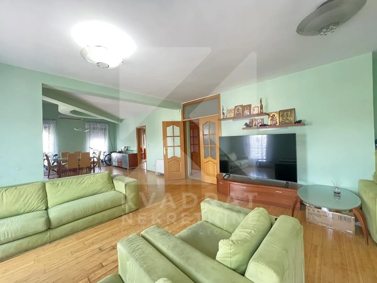 Prodaja, petosoban stan, 193m², Preko Morače, Podgorica