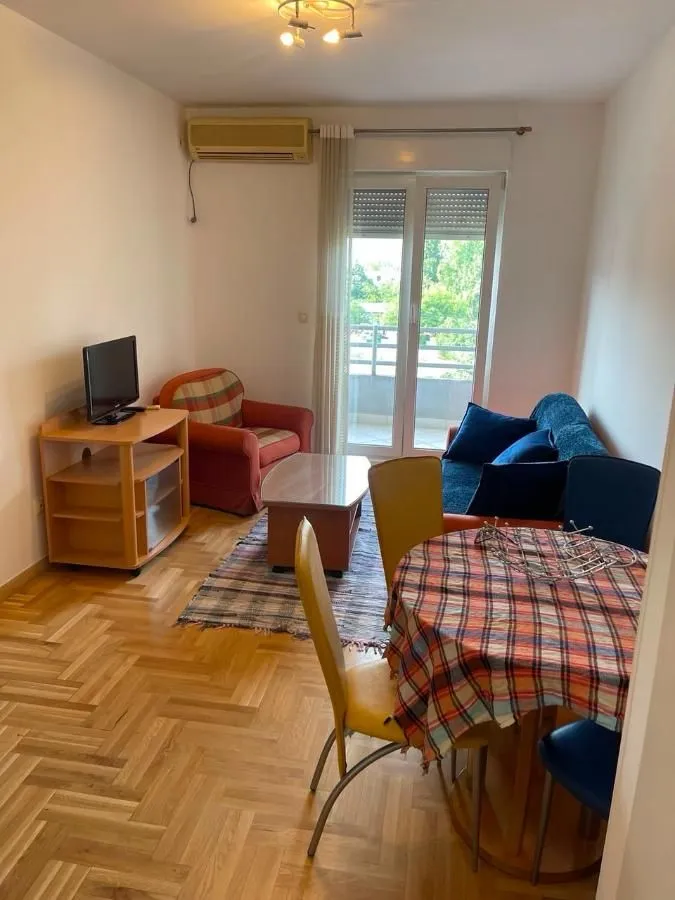 Izdavanje, jednosoban stan, 36m², Stari Aerodrom, Podgorica