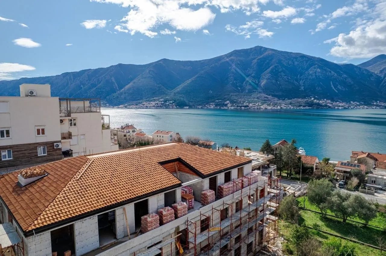 Prodaja, trosoban stan, 99m², Dobrota, Kotor