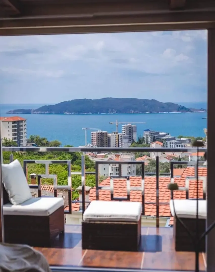 Sale, house, 200m², Bečići, Budva