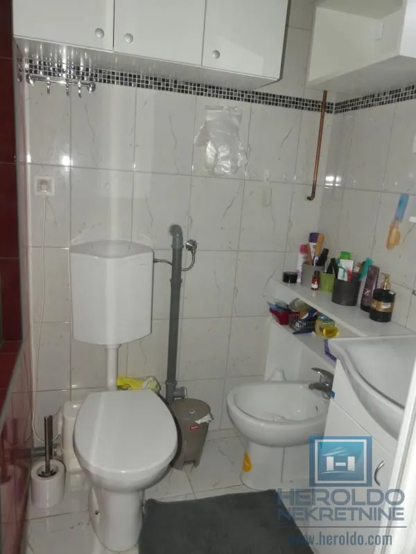 Prodaja, kuća, 380m², Pivara, Jagodina