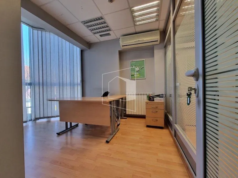 Rent, office space, 221m², Nikšić, Crna Gora
