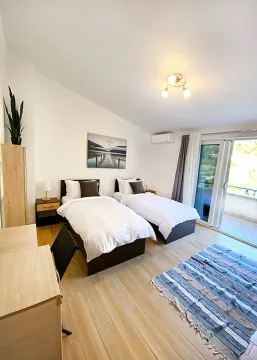 Rent, three bedroom apartment, 136m², Petrovac, Budva - image 9