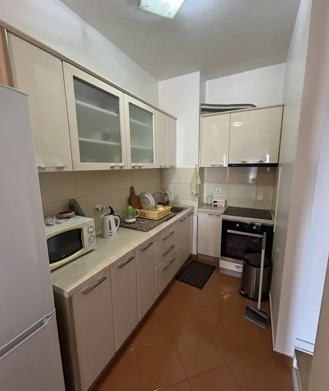 Rent, three bedroom apartment, 72m², Karaburma, Palilula Sve Podlokacije