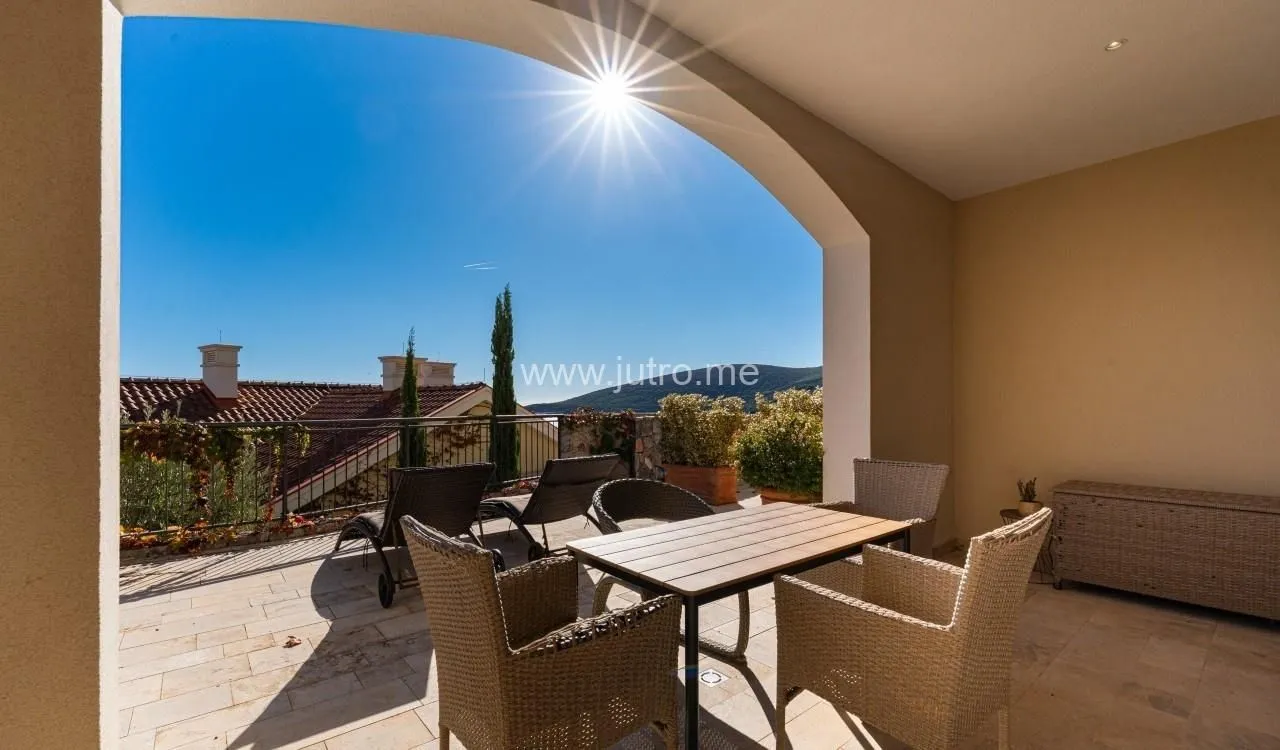 Prodaja, trosoban stan, 190m², Luštica Bay, Tivat