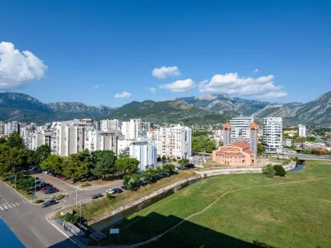 Prodaja, jednosoban stan, 53m², Centar, Bar - image 9