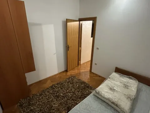 Izdavanje, kuća, 170m², Gornja Gorica, Podgorica - image 12