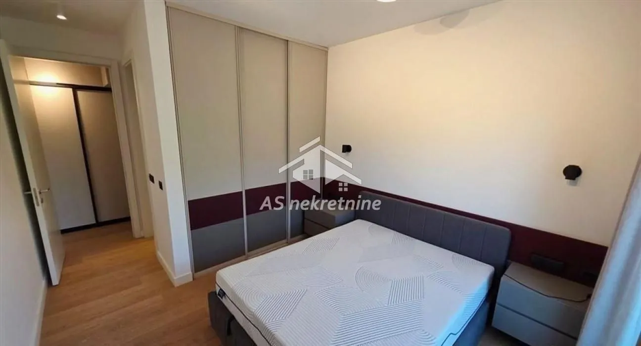 Izdavanje, dvosoban stan, 66m², Savski Venac, Beograd