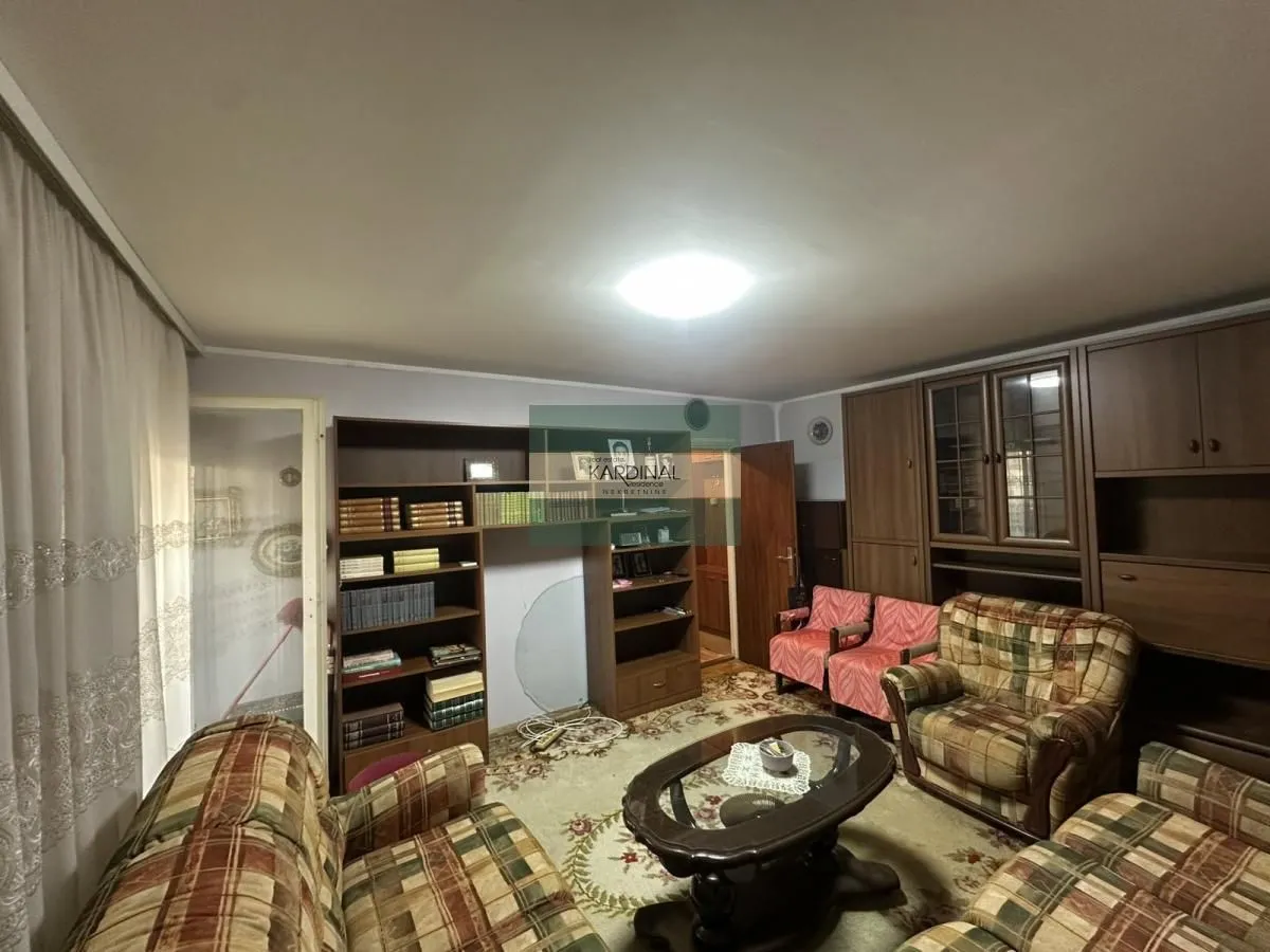 Prodaja, dvosoban stan, 53m², Aerodrom, Kragujevac