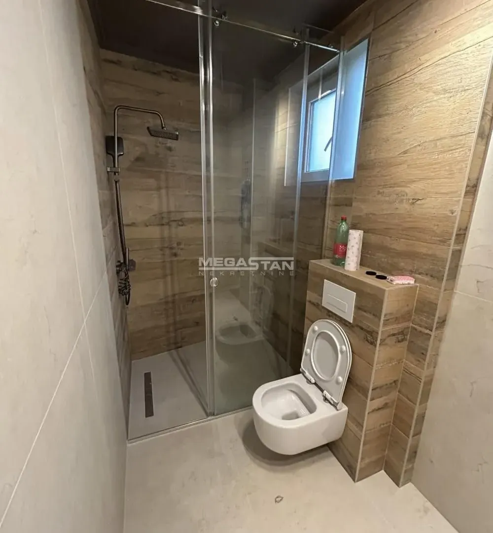 Prodaja, četvorosoban stan, 162m², Pančevo, Srbija